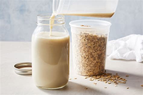 Homemade Oat Milk Recipe - Jasmine Smith