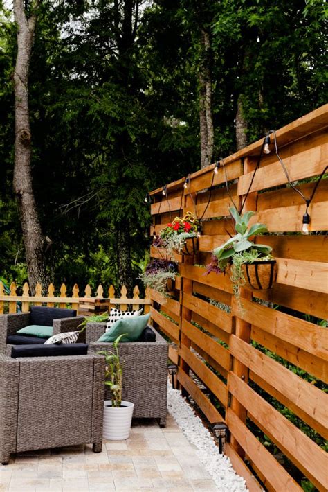 Stunning DIY Horizontal Slat Fence | Lifestyle | Fresh Mommy Blog | Backyard fences, Privacy ...