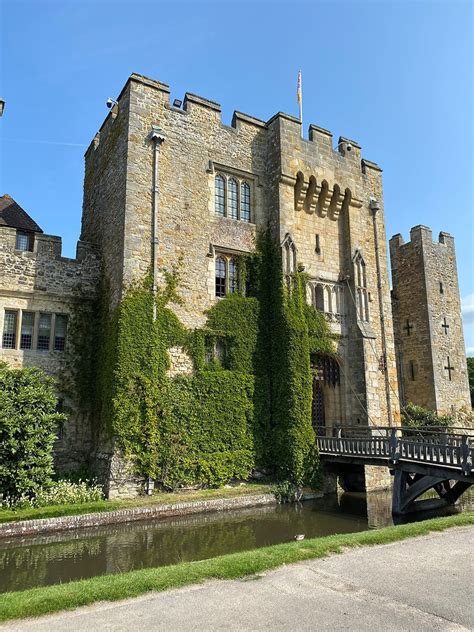 The delightful grounds of Hever Castle!