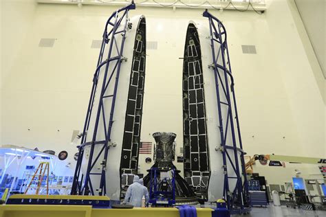 spacex - Why is Falcon 9's fairing so big? - Space Exploration Stack Exchange