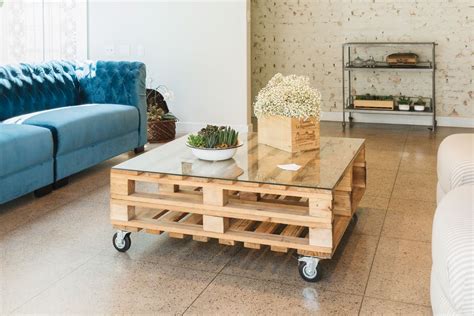 16 Free Pallet Furniture Plans