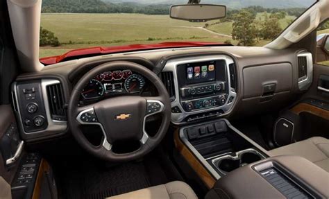 HUD or Alert in the 2018 High Country dashboard? : r/Silverado