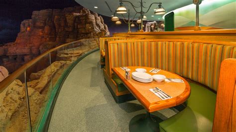 The Garden Grill Restaurant | Walt Disney World Resort