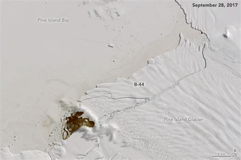 Satellite view of iceberg B-44 on December 15, near midnight.