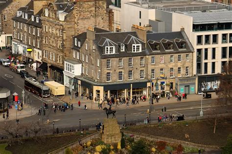 Edinburgh New Town - A Must-Visit Neighbourhood for an Authentic Scottish Experience - Go Guides