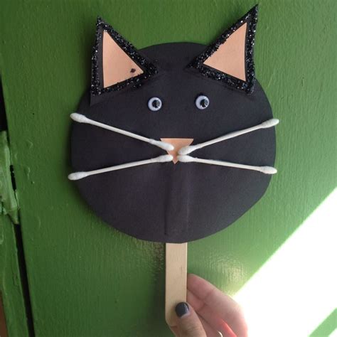 PreSchool Cat Craft, for learning the color black! | Cat crafts preschool, Storytime crafts ...