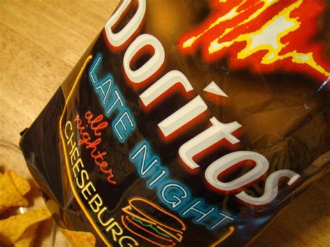 [Food Review] Doritos Late Night: All Nighter Cheeseburger | Everyview