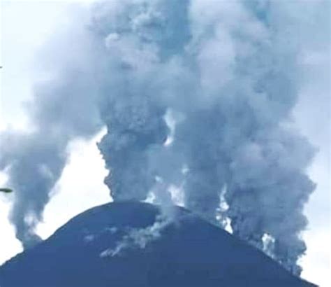 Satu Lagi Pengungsi Gunung Lewotobi Meninggal, Total 2 Orang - LINTAS NTT