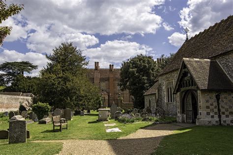 The churchyard of St. Margaret's Church, Mapledurham, Oxfo… | Flickr