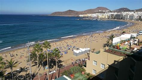 Nice and lively - Review of Playa de Las Canteras, Las Palmas de Gran ...