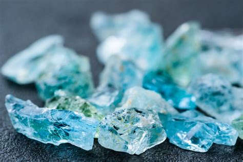 Aquamarine Stone: Meaning, Properties and Value of the Blue Gemstone