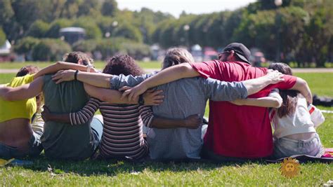 The medical value of hugs - CBS News