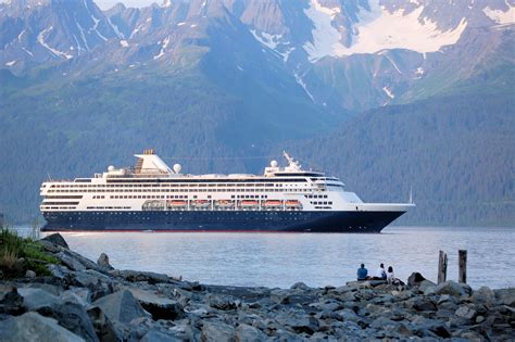 A Cruise Ship Leaving Seward, Alaska | Hoshana Rabbah BlogHoshana Rabbah Blog