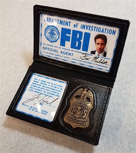 X-Files Prop Mulder or Scully Wallet with badge & ID hanger - SCREEN ...