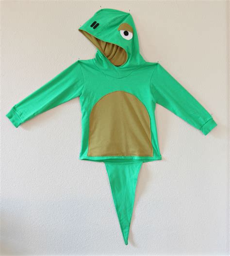 Easy DIY Lizard Costume - TaylorMade