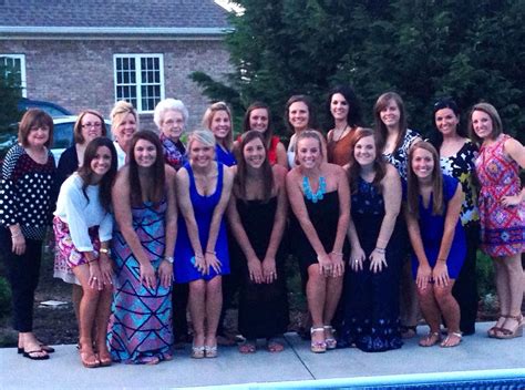 WKU AOII Alumni Host 'Champagne and Roses' to Celebrate Graduating Seniors