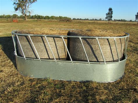 Hay Saver Round Bale/Large Square Bale Cattle Hay Feeder | Farm Tender