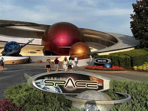 Space 220 Restaurant at Epcot adds new dishes and drinks