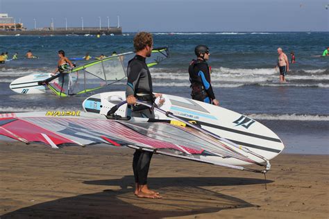 How to Carry the Windsurfing Gear