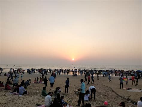 Juhu beach, Mumbai - Sunset and street food at the beach