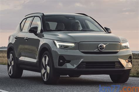 Volvo XC40 Recharge Twin Eléctrico Puro 300 kW (408 CV) Plus (2022). Precio y ficha técnica.