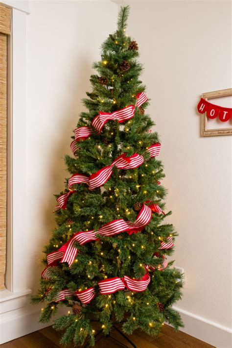 How to Decorate a Christmas Tree with Ribbon - Kippi at Home