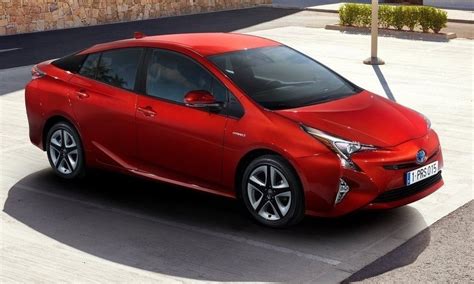 New, 2016 Toyota Prius Has Highest Fuel Economy of Any Plugless Vehicle - AutoTribute