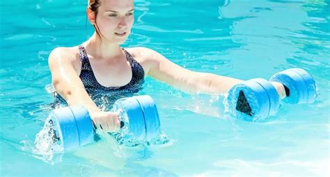 10 Effective Pool Exercises For Mom » Read Now!