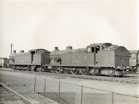 London & North Eastern Railway - LNER (ex-GCR) Class S1 0-8-4T steam locomotives Nrs. 9900 ...