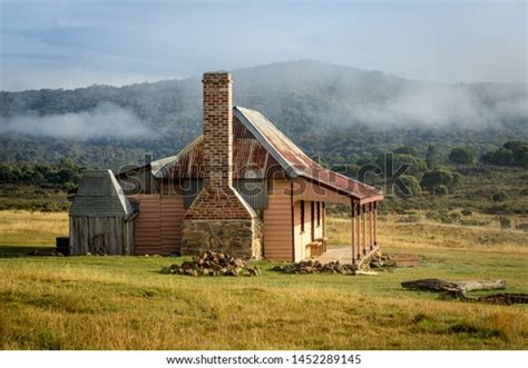 5,668 House Rural Australia Images, Stock Photos & Vectors | Shutterstock