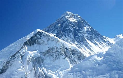 Everest Summit Gets 3G Connectivity