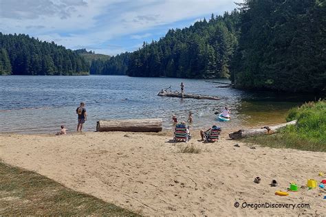 Gorgeous Coastal Eel Lake - William M. Tugman State Park - Oregon Discovery