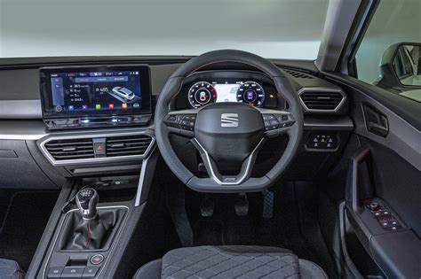 Seat Leon Interior, Sat Nav, Dashboard | What Car?