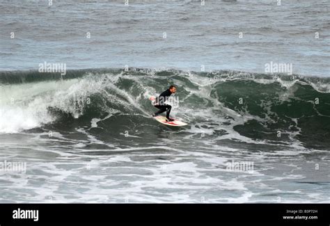 Lahinch surfing hi-res stock photography and images - Alamy