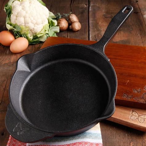 The Pioneer Woman Timeless Pre-Seasoned Cast Iron 12-Inch Skillet ...