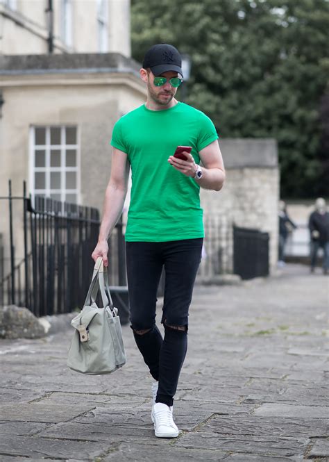 Pop Of Colour With A Striking Green T Shirt Outfit - Your Average Guy