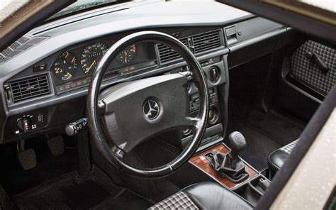 Mercedes-Benz 190E 2.3-16 Interior