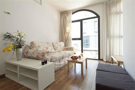 INSIDE BARCELONA APARTMENTS SANTS - Prices & Condominium Reviews ...