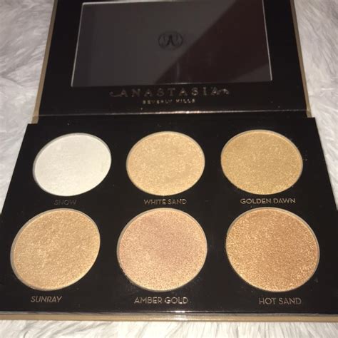 - Anastasia Glow Kit - barely used - ultimate glow... - Depop