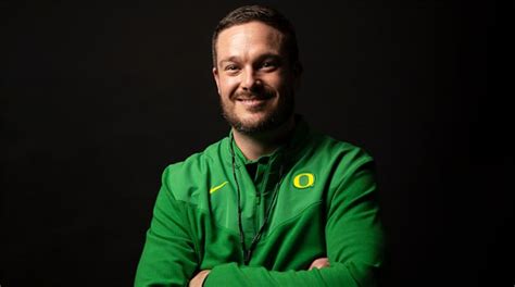 Oregon coach Dan Lanning receives contract extension through 2028, with major buyout if he ...