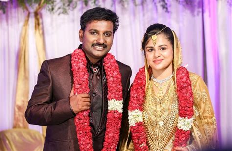 Exclusive: Najim Arshad-Thazni Thaha's Wedding - Reception Stills ...