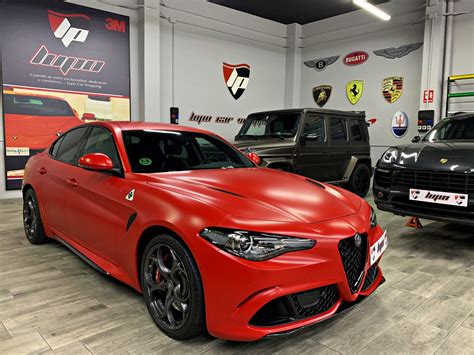 Alfa Romeo Giulia Quadrifoglio full wrap - Lupo Car Wrapping