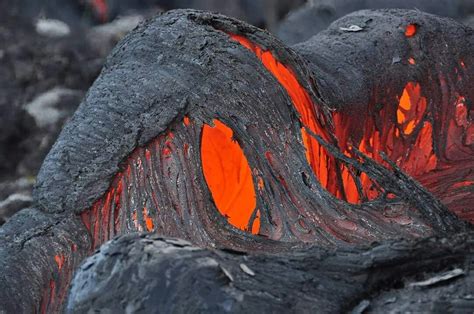 Épinglé par Litsa Larson sur VOLCANOES / LAVA | Volcan, Lave volcan, Lave