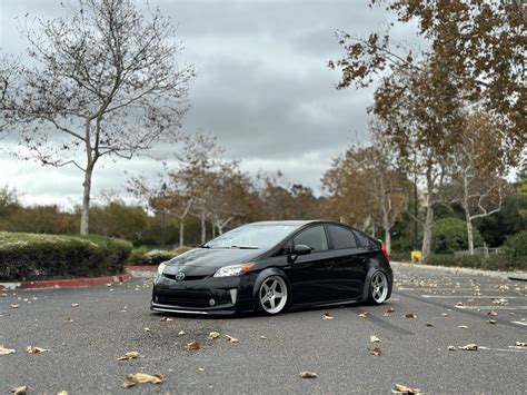 Happy fall season everyone! Here’s my wide body Prius : r/WidebodyEverything