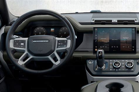 2024 Range Rover Defender Interior - Shara Delphine