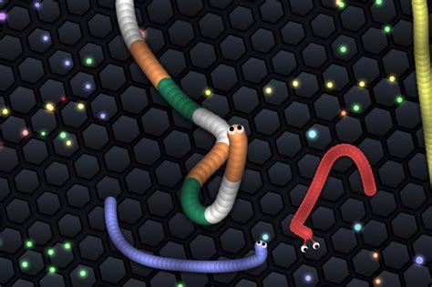 As ‘Slither.io’ Goes Viral, Game’s Creator Scrambles to Keep Up - WSJ