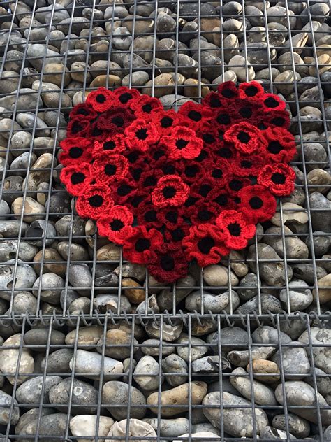 Remembrance Day Poppy Displays | The Knitting Network