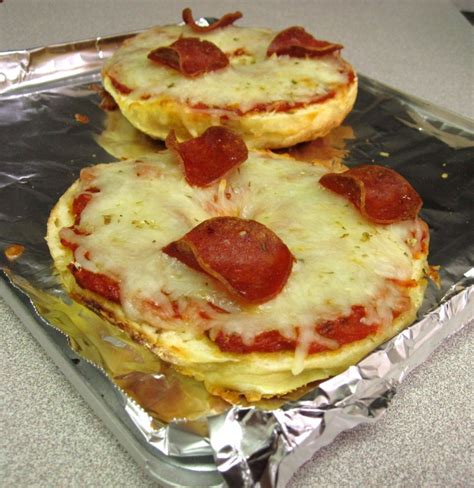 Pizza Bagels | Pizza bagels, Recipes, Food