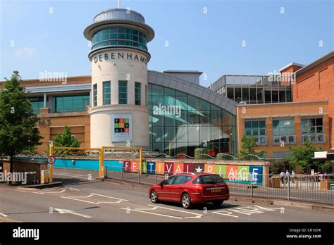 Basingstoke hampshire england hi-res stock photography and images - Alamy