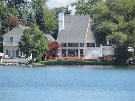 Lakefront homes Pine Lake - Oakland County Lakefront home for sale ...